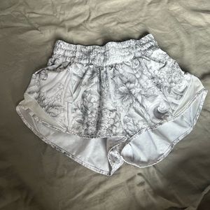 LULULEMON hotty hot shorts